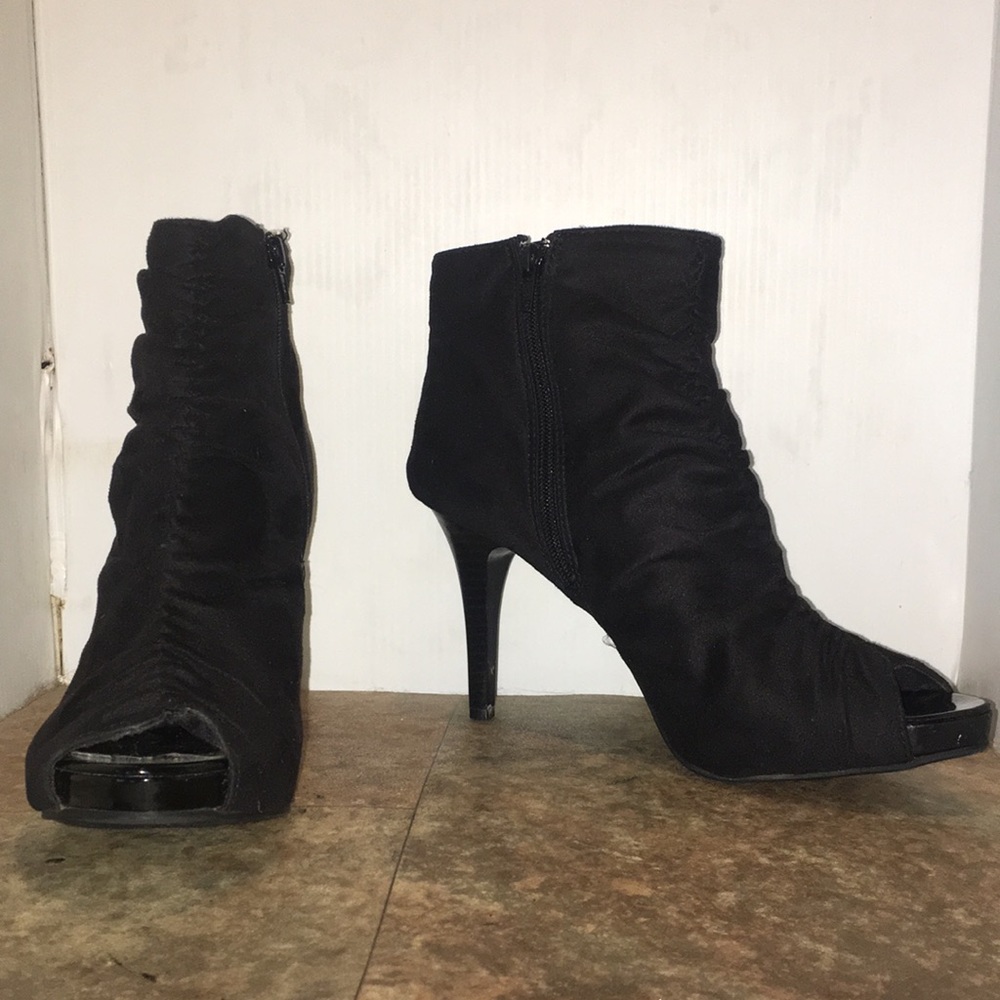 City Streets high heeled boots sz 9